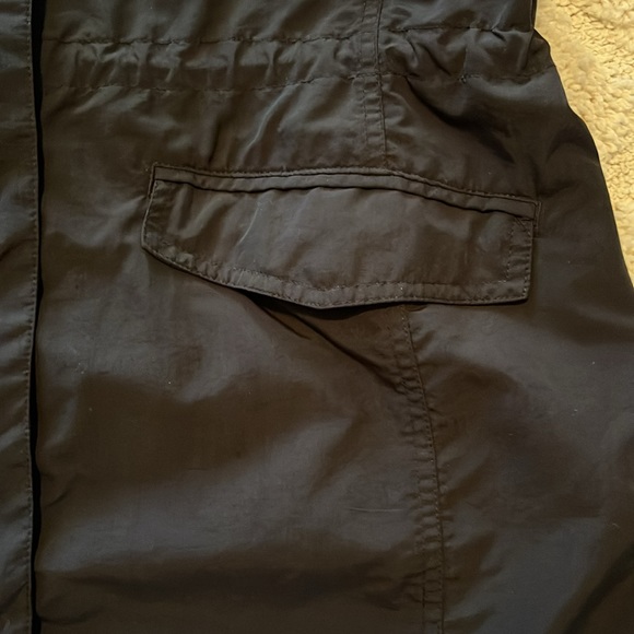 Eddie Bauer black, nylon, lightweight parka. 2X - Picture 4 of 7
